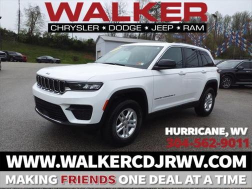 2023 Jeep Grand Cherokee Laredo 4x4