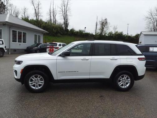 2023 Jeep Grand Cherokee Laredo 4x4