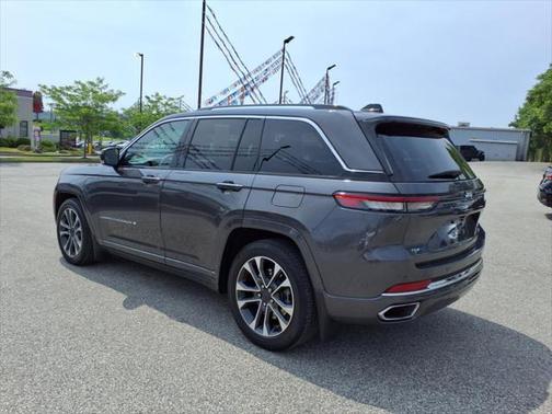 2022 Jeep Grand Cherokee 4xe Overland 4x4