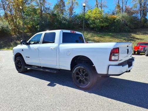 2022 RAM 2500 Big Horn Crew Cab 4x4 64' Box