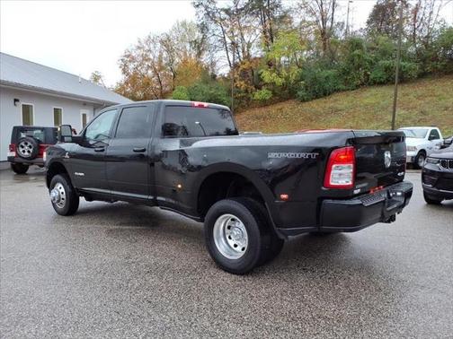 2024 RAM 3500 Big Horn Crew Cab 4x4 8 Box