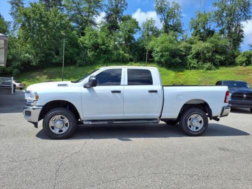 2024 RAM 2500 Tradesman Crew Cab 4x4 64' Box