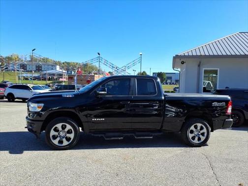 2020 RAM 1500 Big Horn Quad Cab 4x4 64' Box