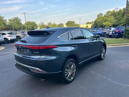 Coastal Gray Metallic 2024 Toyota Venza Limited