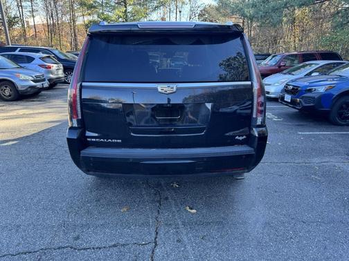 2017 Cadillac Escalade Luxury