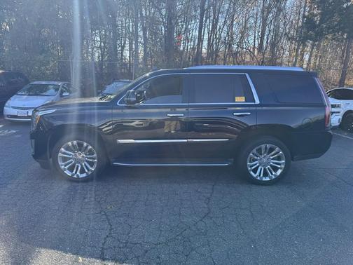 2017 Cadillac Escalade Luxury
