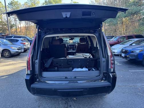 2017 Cadillac Escalade Luxury