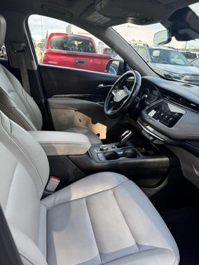 2023 Cadillac XT4 Luxury