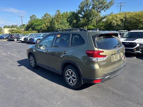 Autumn Green Metallic 2023 Subaru Forester Premium