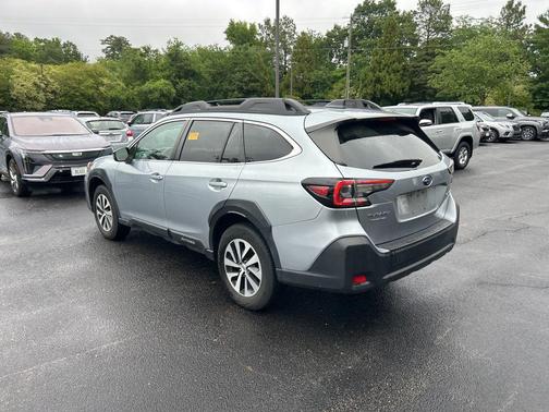 Ice Silver Metallic 2024 Subaru Outback Premium