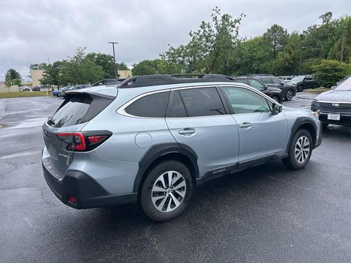 Ice Silver Metallic 2024 Subaru Outback Premium