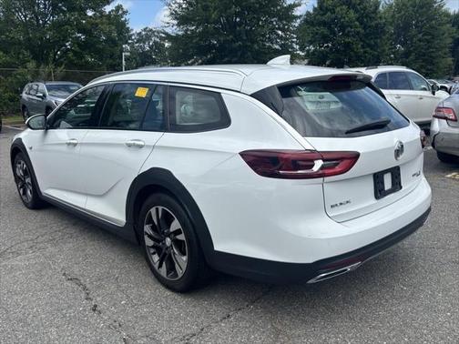 2018 Buick Regal TourX Essence