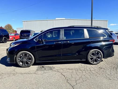 2023 Toyota Sienna XSE 7 Passenger