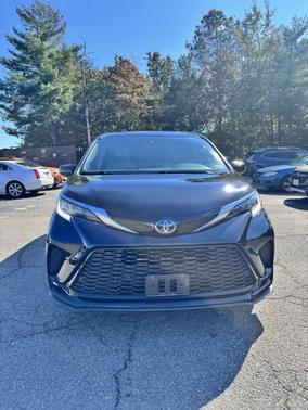 2023 Toyota Sienna XSE 7 Passenger