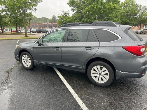 Magnetite Gray Metallic 2019 Subaru Outback 2.5i Premium