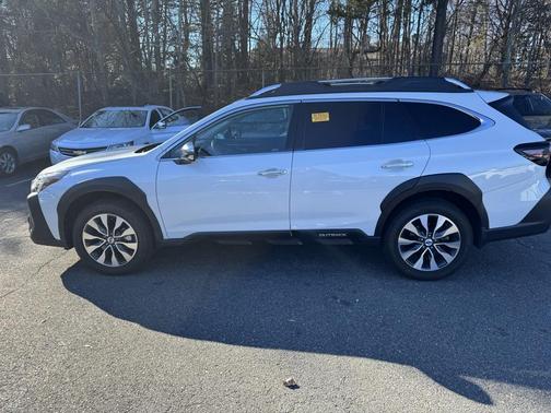 2023 Subaru Outback Touring