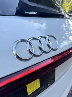 2019 Audi e-tron Premium Plus
