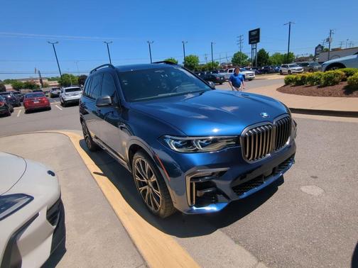 Phytonic Blue Metallic 2022 BMW X7 M50i