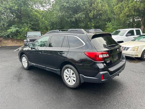 Crystal Black Silica 2018 Subaru Outback 2.5i Premium
