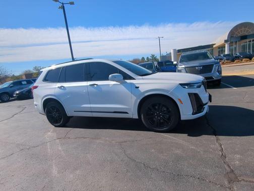 Crystal White Tricoat 2022 Cadillac XT6 Premium Luxury AWD