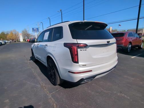 Crystal White Tricoat 2022 Cadillac XT6 Premium Luxury AWD