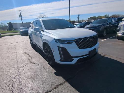 Crystal White Tricoat 2022 Cadillac XT6 Premium Luxury AWD