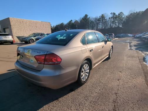 2015 Volkswagen Passat 1.8T S