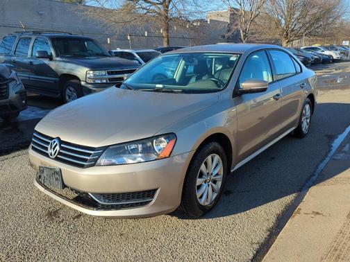 2015 Volkswagen Passat 1.8T S