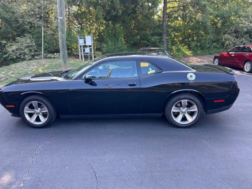 Pitch Black Clearcoat 2020 Dodge Challenger SXT
