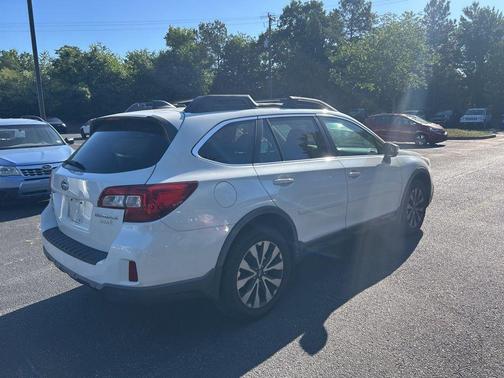 Crystal White Pearl 2017 Subaru Outback 2.5i Limited
