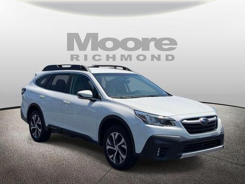 Crystal White Pearl 2022 Subaru Outback Limited