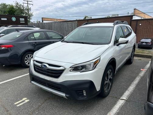 Crystal White Pearl 2022 Subaru Outback Limited