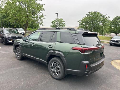 Deep Emerald Green Pearl 2026 Subaru Outback Premium