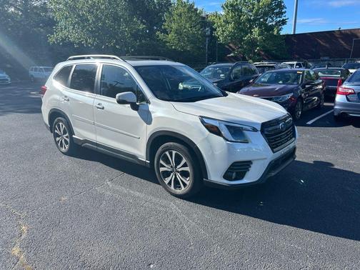 Crystal White Pearl 2023 Subaru Forester Limited