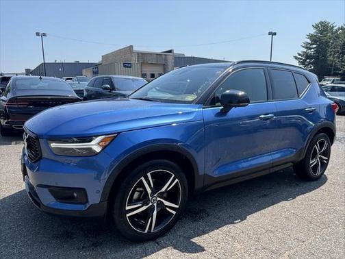 2019 Volvo XC40 T5 Momentum