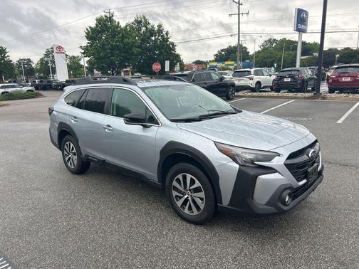 Ice Silver Metallic 2023 Subaru Outback Premium