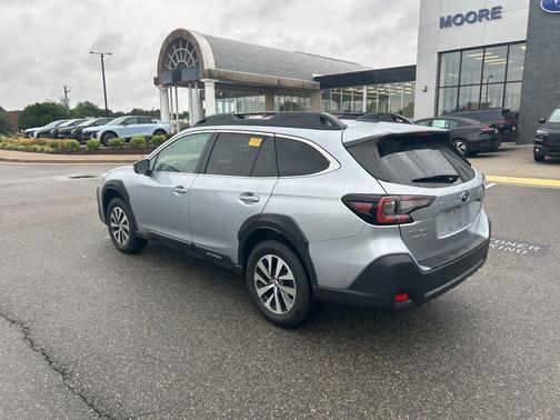 Ice Silver Metallic 2023 Subaru Outback Premium