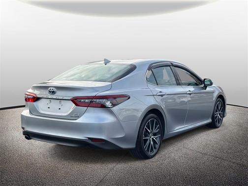 2024 Toyota Camry Hybrid XLE