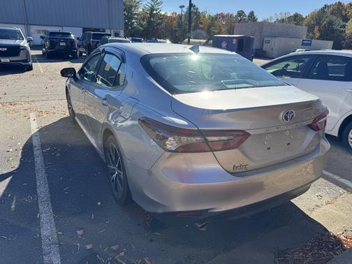 2024 Toyota Camry Hybrid XLE