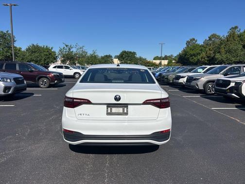 Pure White 2024 Volkswagen Jetta 1.5T Sport