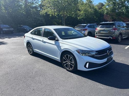 Pure White 2024 Volkswagen Jetta 1.5T Sport