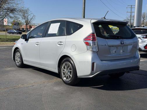 2017 Toyota Prius v Four