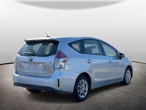 2017 Toyota Prius v Four