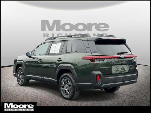 Deep Emerald Green Pearl 2026 Subaru Outback Premium