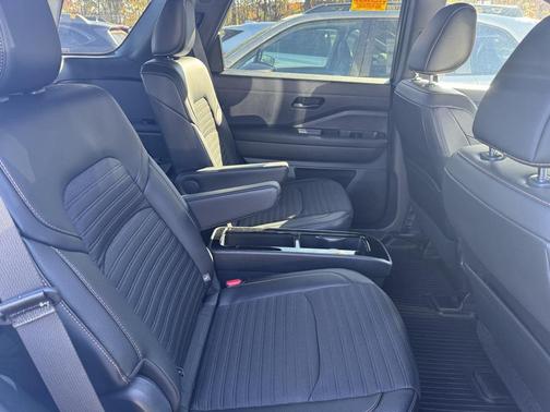 2024 Nissan Pathfinder Rock Creek 4WD