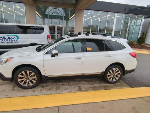 2017 Subaru Outback 2.5i Touring