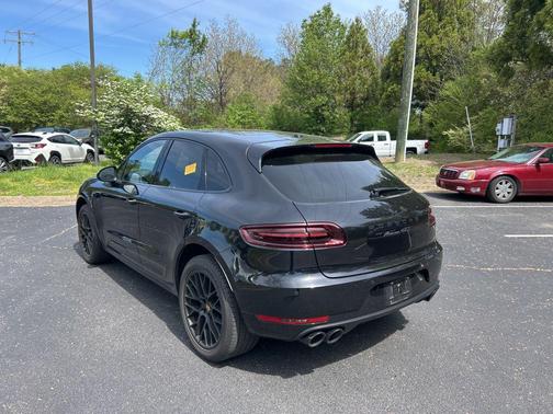 Carmine Red 2017 Porsche Macan Macan GTS