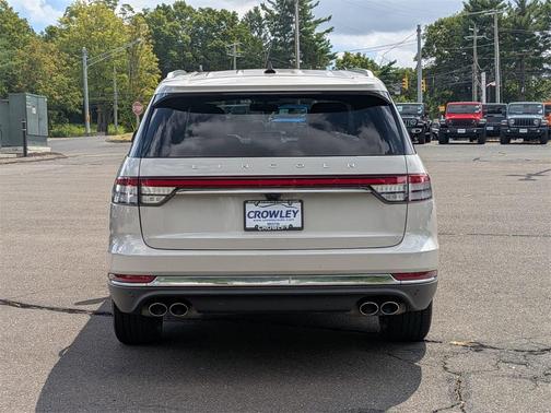 2022 Lincoln Aviator Standard AWD