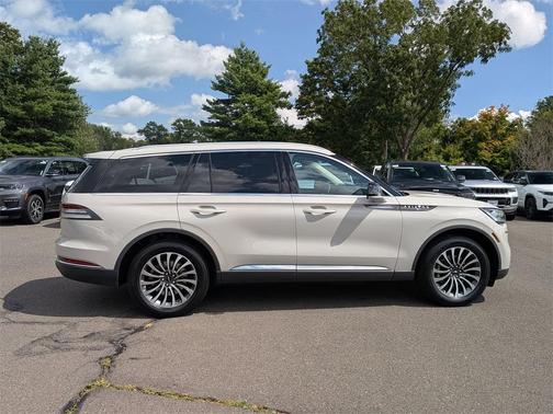2022 Lincoln Aviator Standard AWD