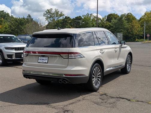 2022 Lincoln Aviator Standard AWD